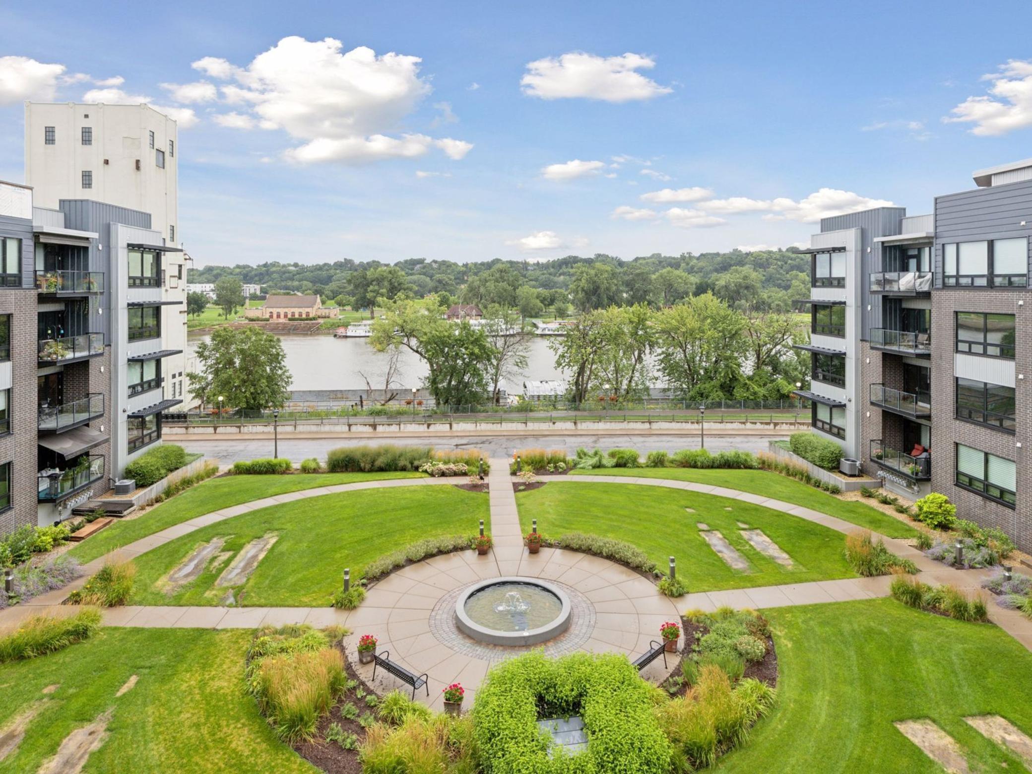 256 Spring Street 413