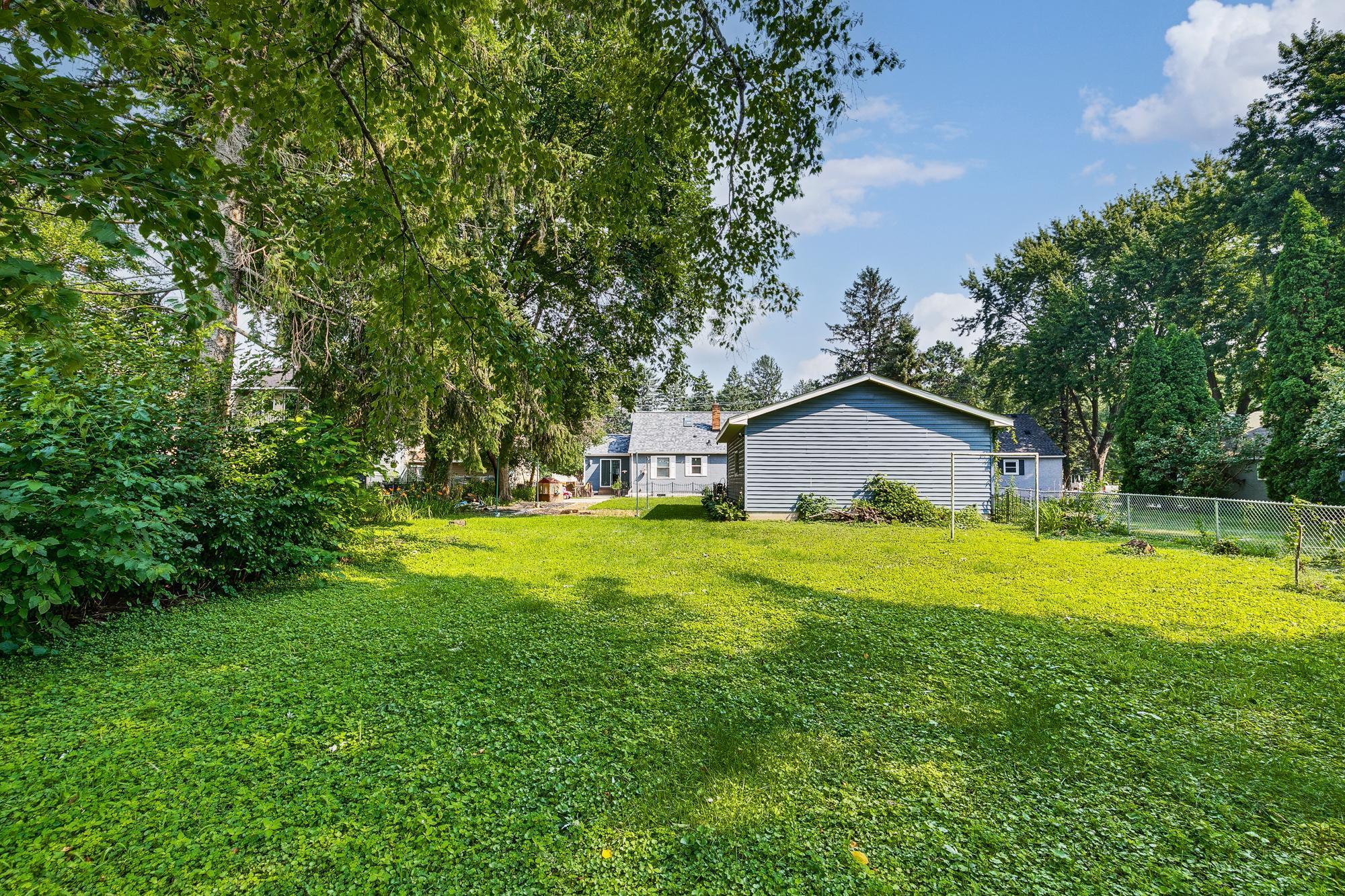 1988 County Road F E