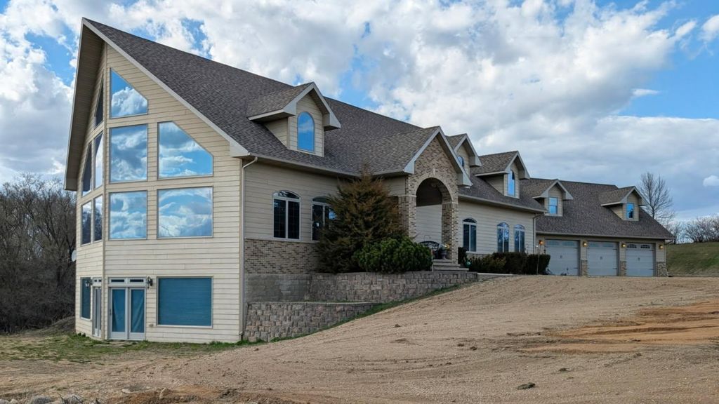 Photo of 2321 365th Avenue, Montevideo, MN 56265 (MLS # 7058705)