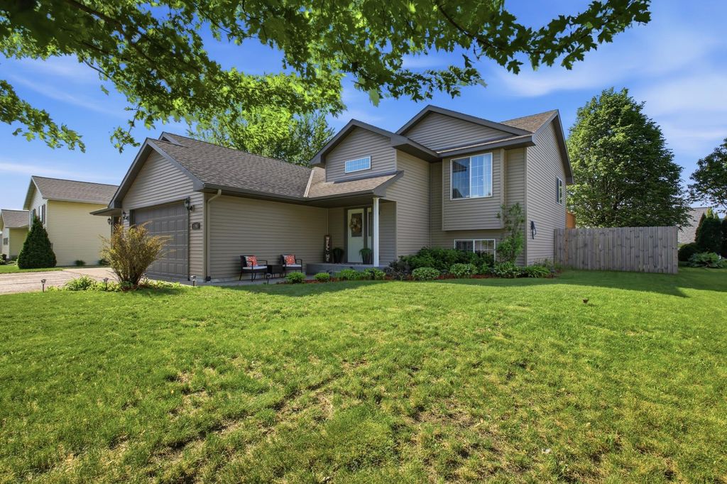 Photo of 1705 Richland Avenue SW, Willmar, MN 56201 (MLS # 7083538)