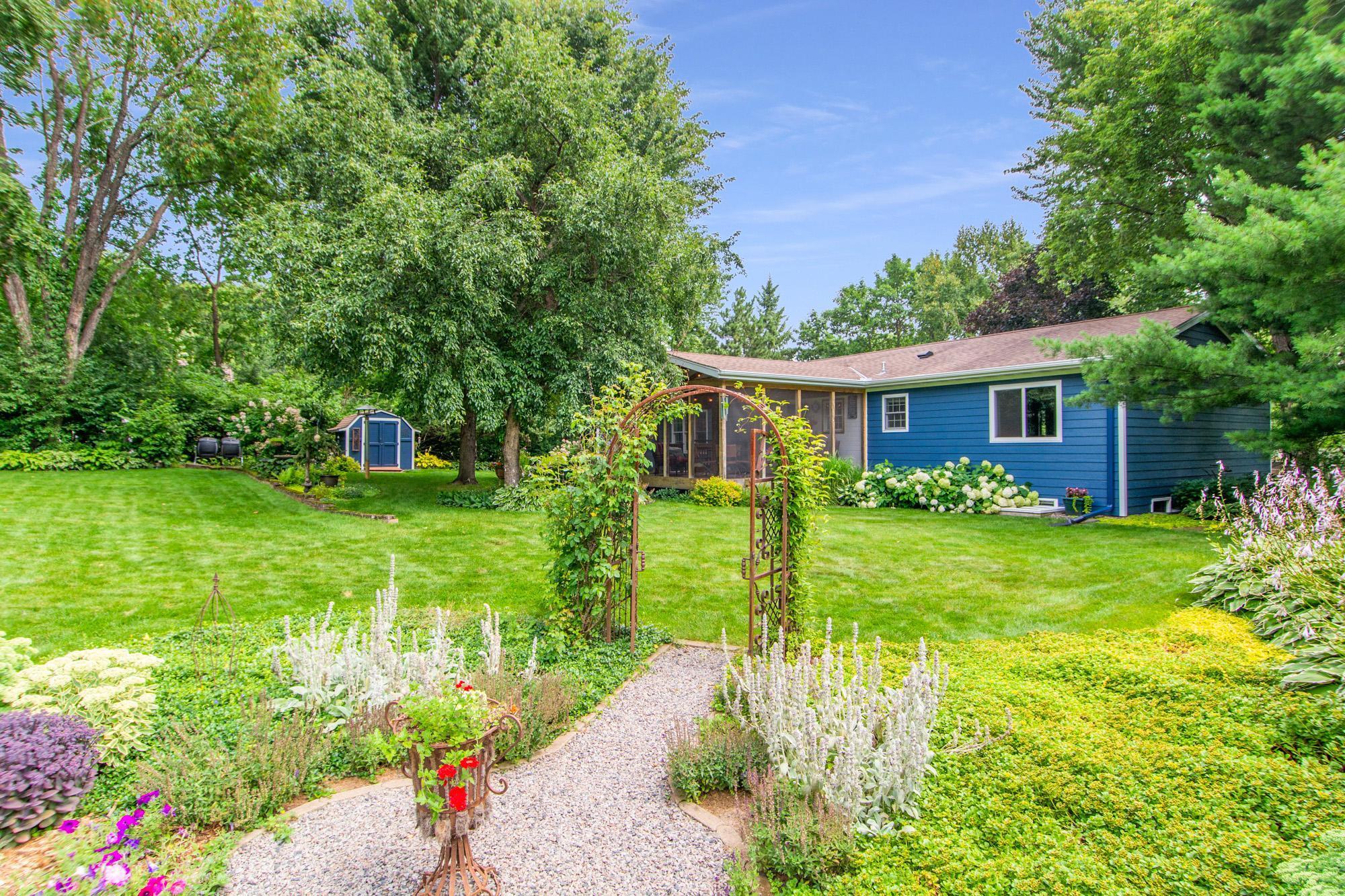 23403 Agate Lake Road