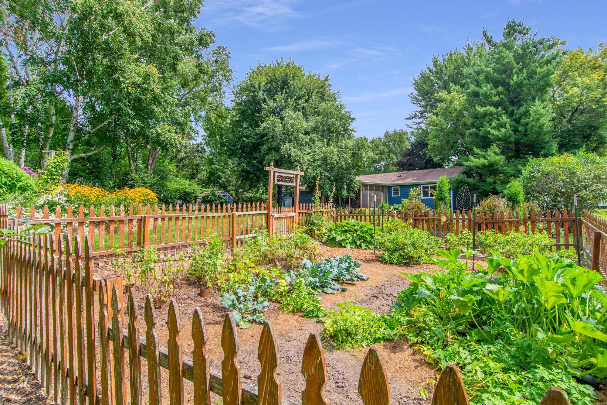 23403 Agate Lake Road