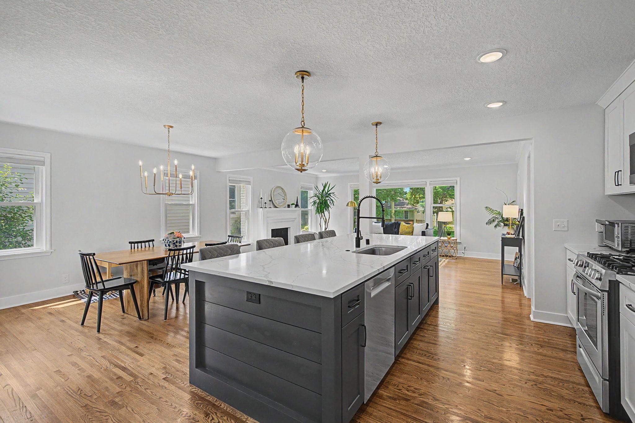 5925 Dupont Avenue S