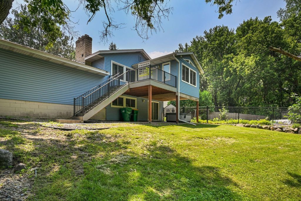 Photo of 6215 Cavell Avenue N, Brooklyn Park, MN 55428 (MLS # 7054814)