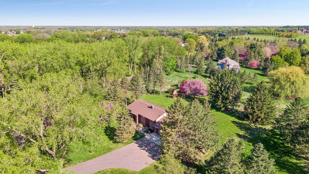 Photo of 7 Doral Road, Dellwood, MN 55110 (MLS # 7003223)