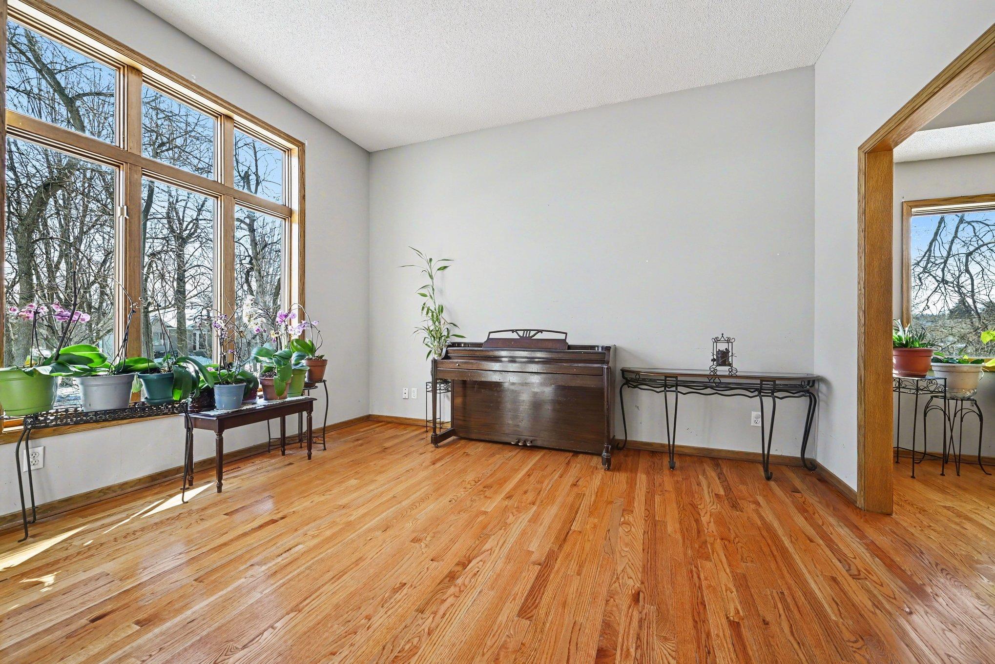 7087 Wellington Lane N