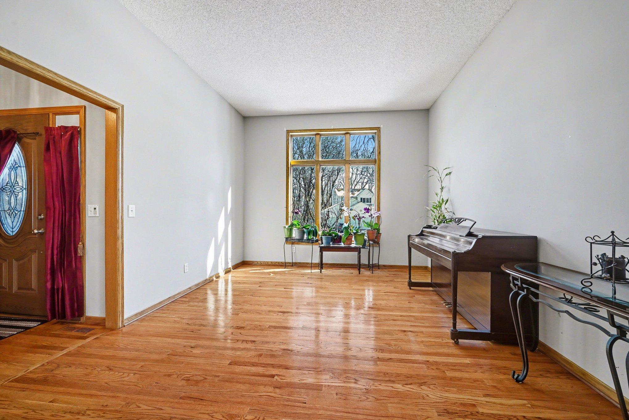 7087 Wellington Lane N