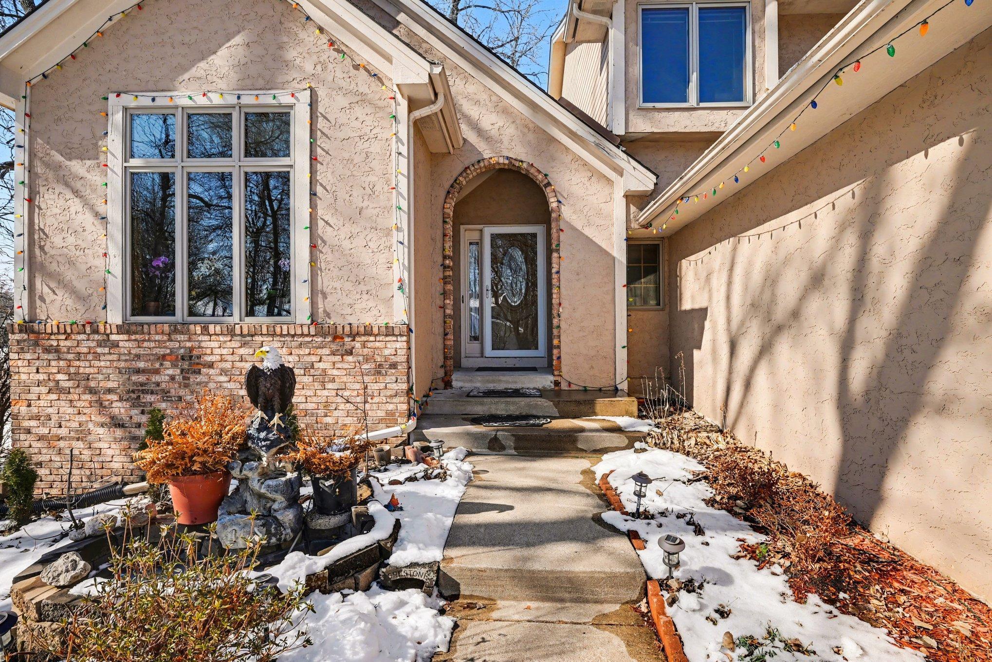 7087 Wellington Lane N