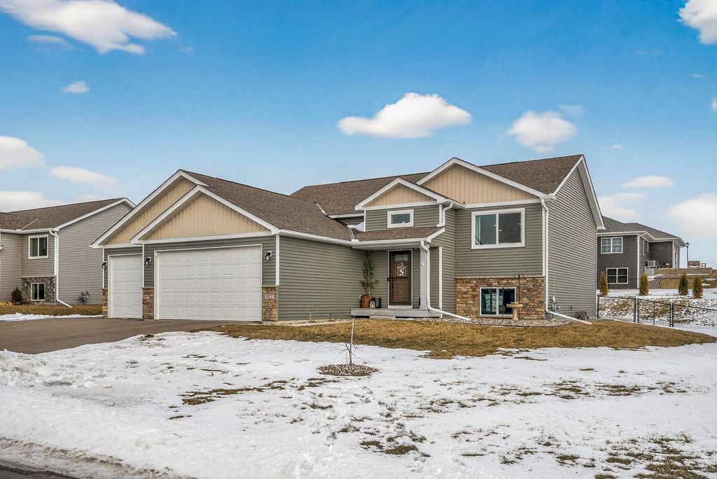 Photo of 922 Mulberry Avenue NE, Montgomery, MN 56069 (MLS # 7015911)