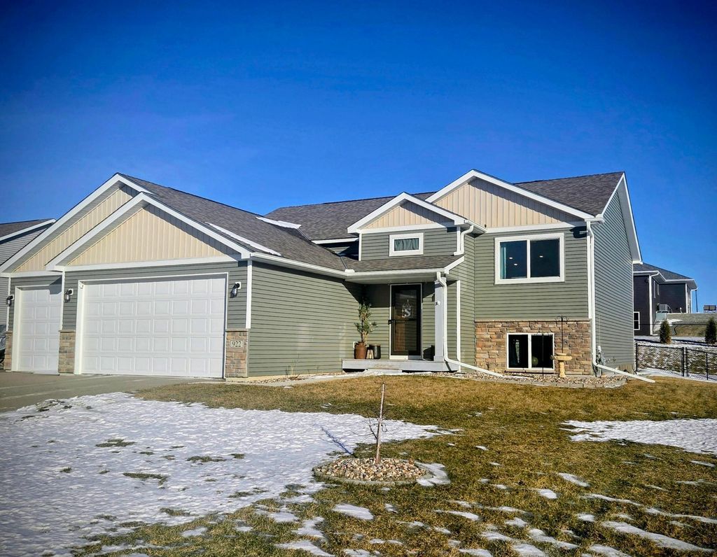 Photo of 922 Mulberry Avenue NE, Montgomery, MN 56069 (MLS # 7015911)