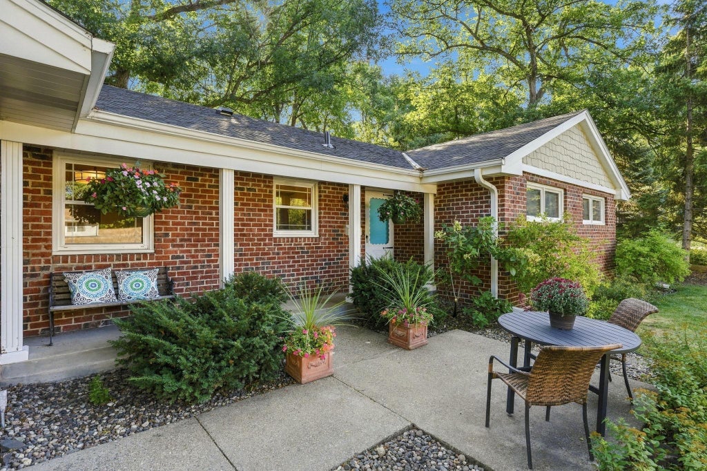 Photo of 1620 Sumter Avenue N, Golden Valley, MN 55427 (MLS # 7140767)