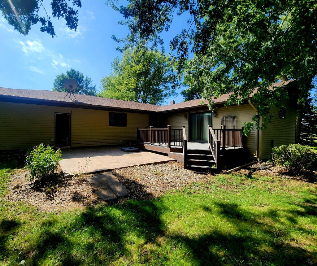 Photo of 1304 State Highway 30, Pipestone, MN 56164 (MLS # 7143213)