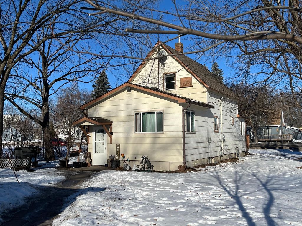 Photo of 643 1st Avenue E, Cambridge, MN 55008 (MLS # 7009927)
