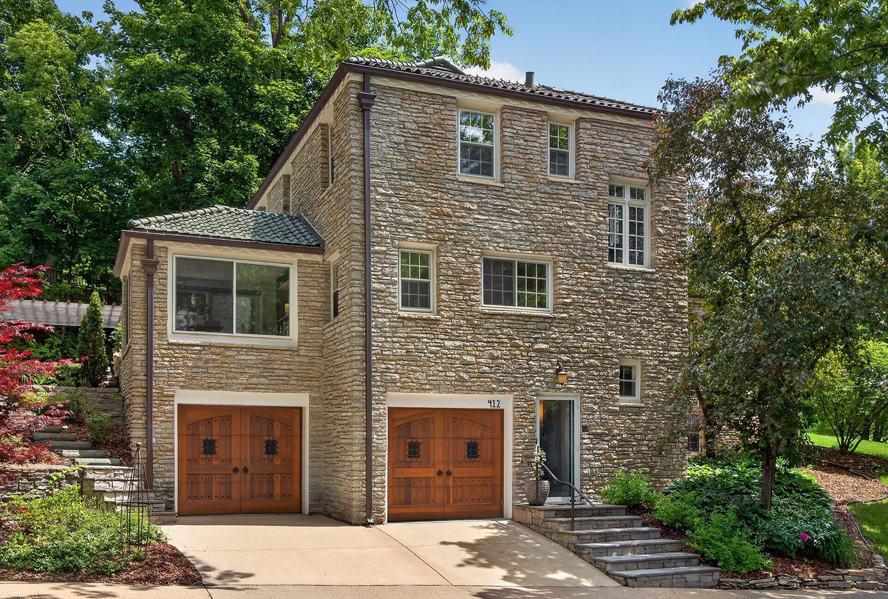 412 W Minnehaha Parkway