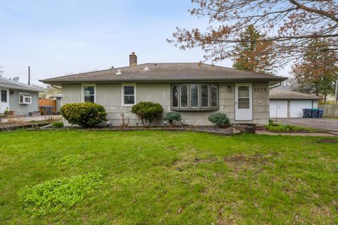 2275 Shawnee Drive North Saint Paul MN 55109