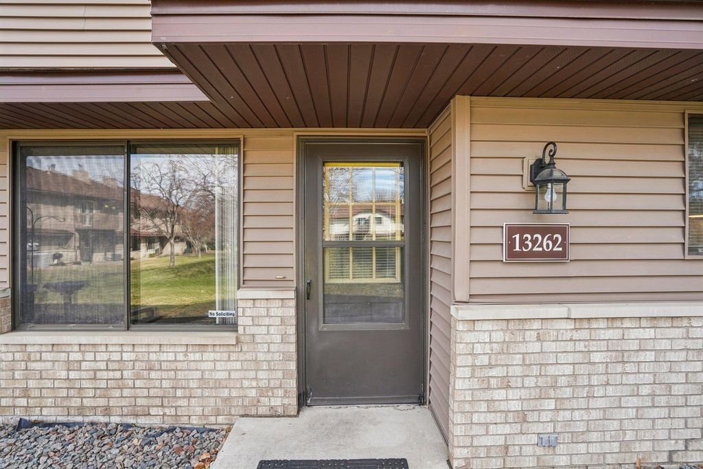 Photo of 13262 90th Avenue N, Maple Grove, MN 55369 (MLS # 7045245)