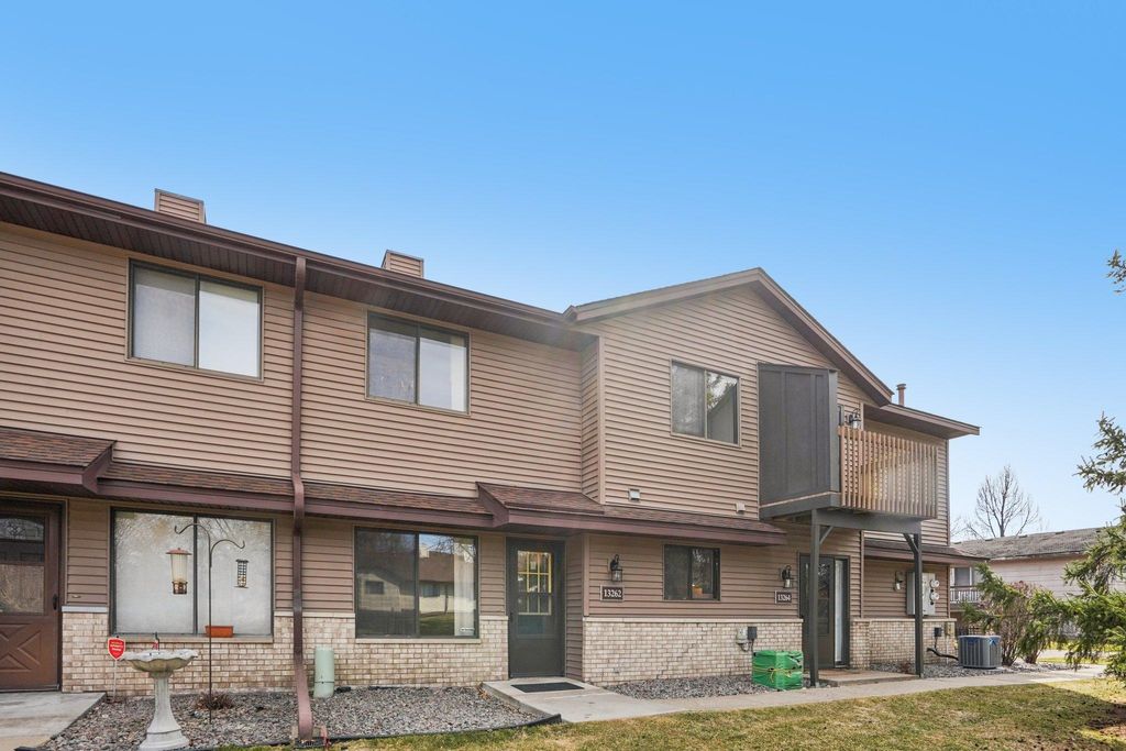 Photo of 13262 90th Avenue N, Maple Grove, MN 55369 (MLS # 7045245)