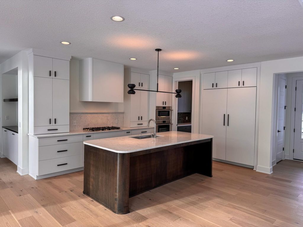 Photo of 734 Ensconced Way, Chaska, MN 55318 (MLS # 7004284)