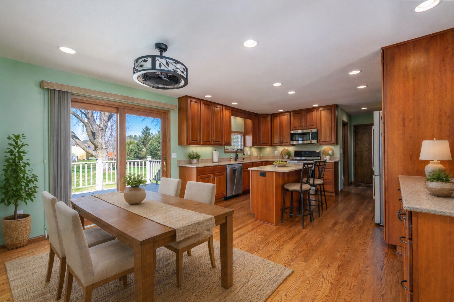 210 4th Avenue SW