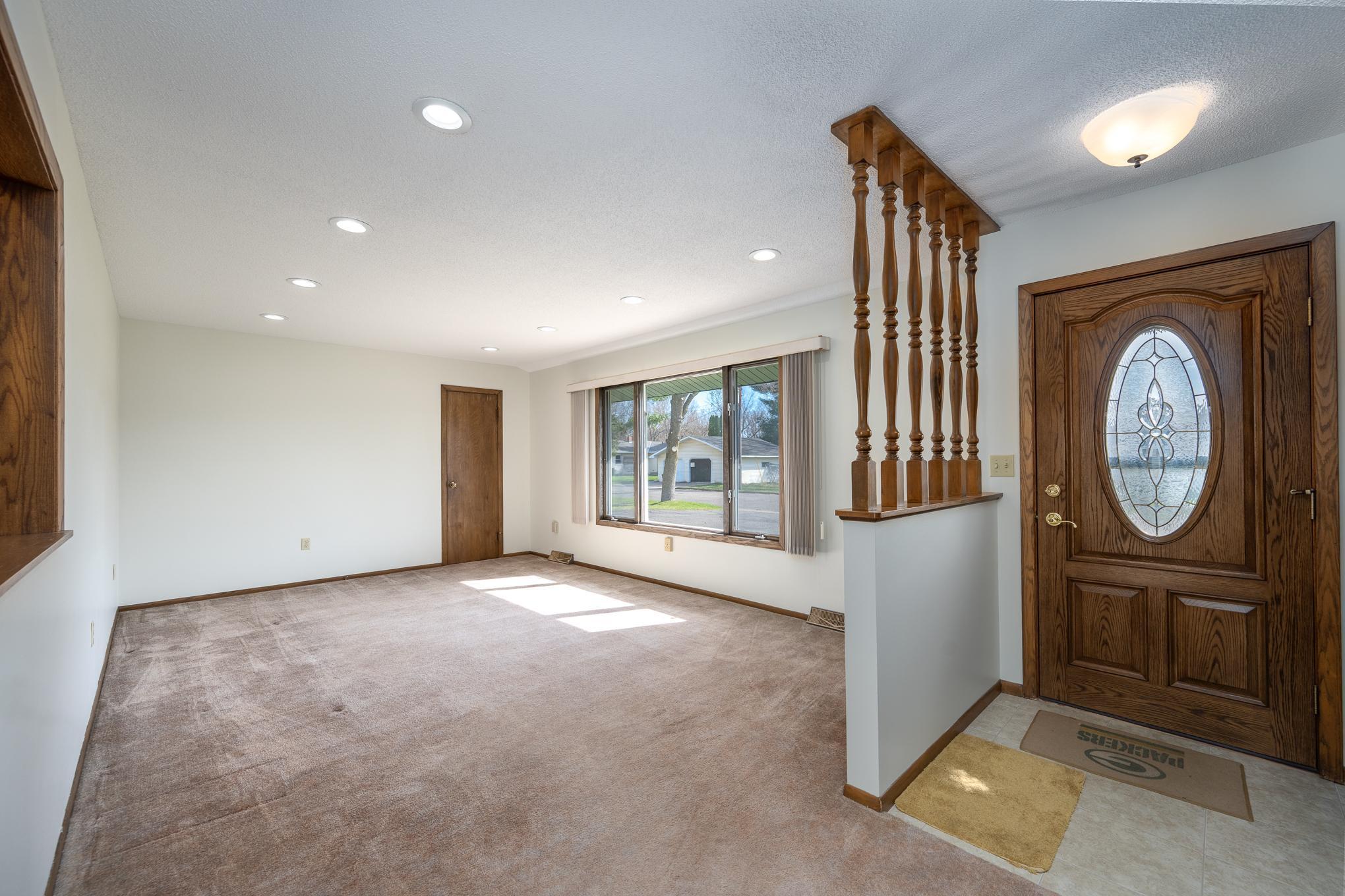 210 4th Avenue SW