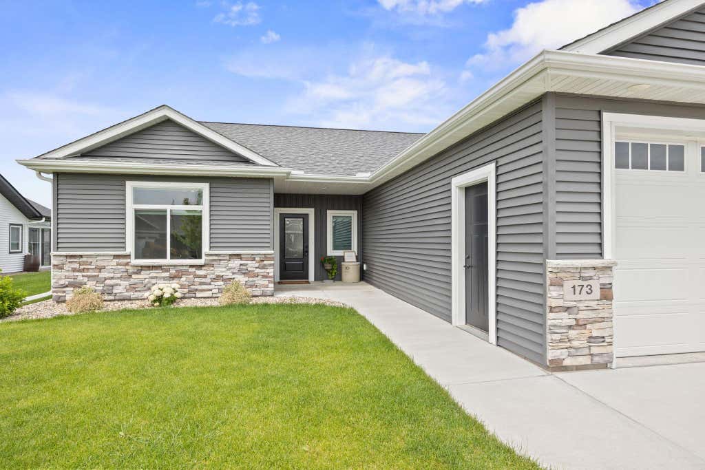 Photo of 173 Eau Claire Avenue SE, Hutchinson, MN 55350 (MLS # 7096200)