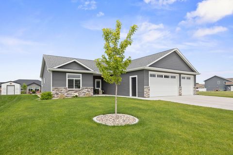 Photo of 173 Eau Claire Avenue SE, Hutchinson, MN 55350 (MLS # 7096200)