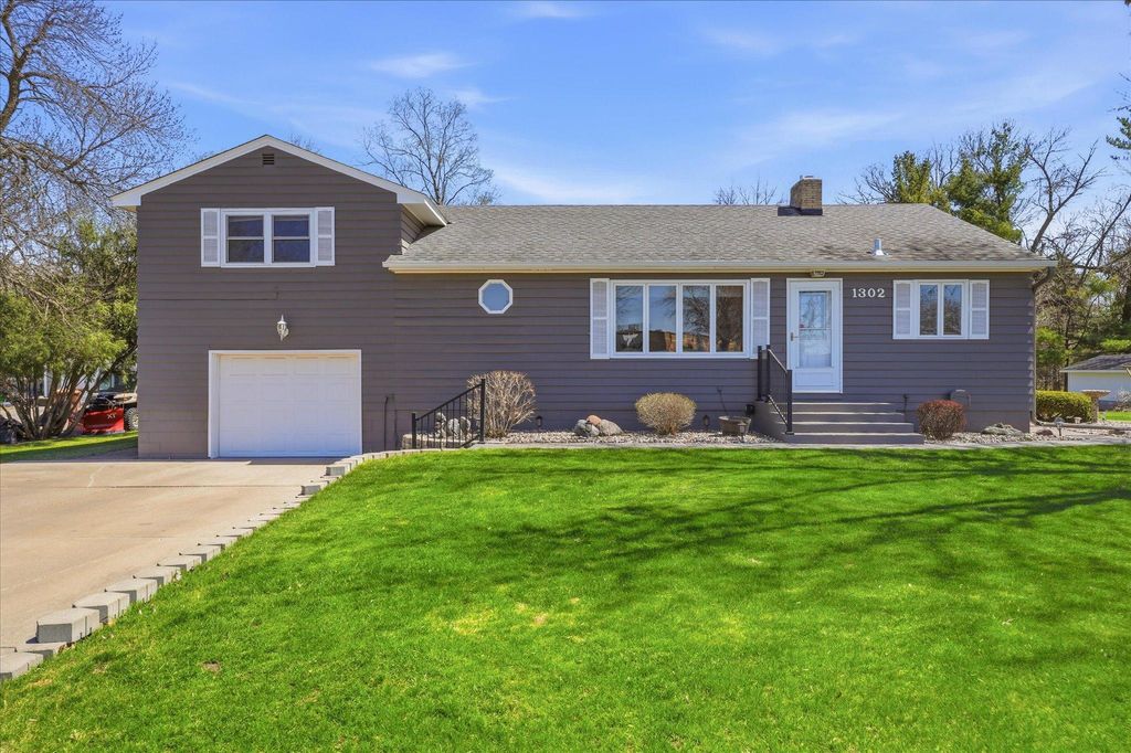 Photo of 1302 3rd Avenue NE, Buffalo, MN 55313 (MLS # 7060268)