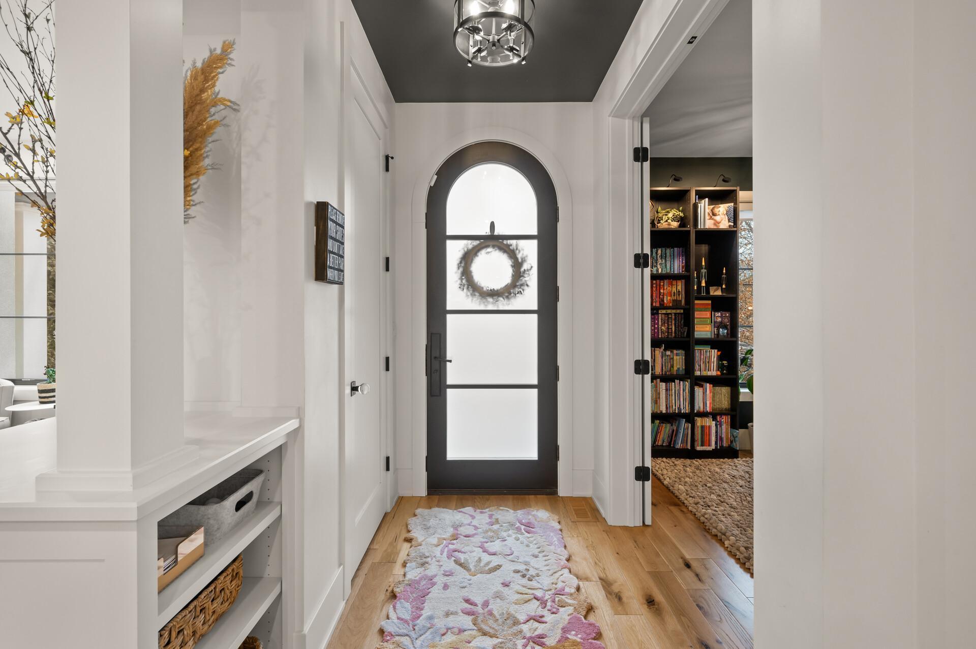 1907 W 49th Street