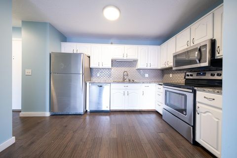 26 10th Street W 804 Saint Paul MN 55102