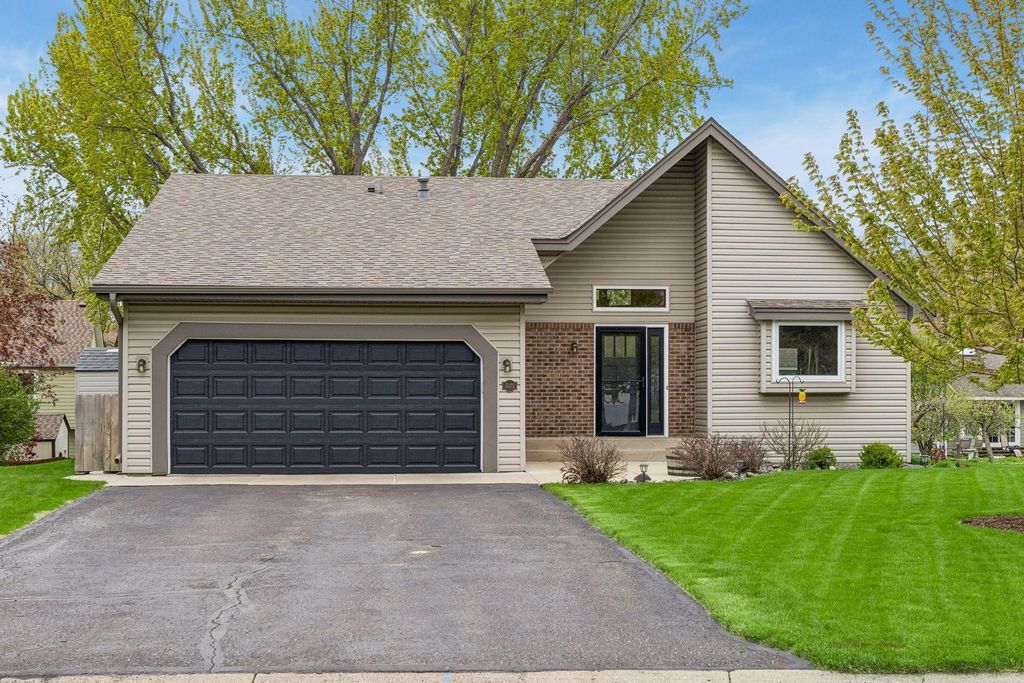 Photo of 5679 Erik Lane, Shoreview, MN 55126 (MLS # 7069887)
