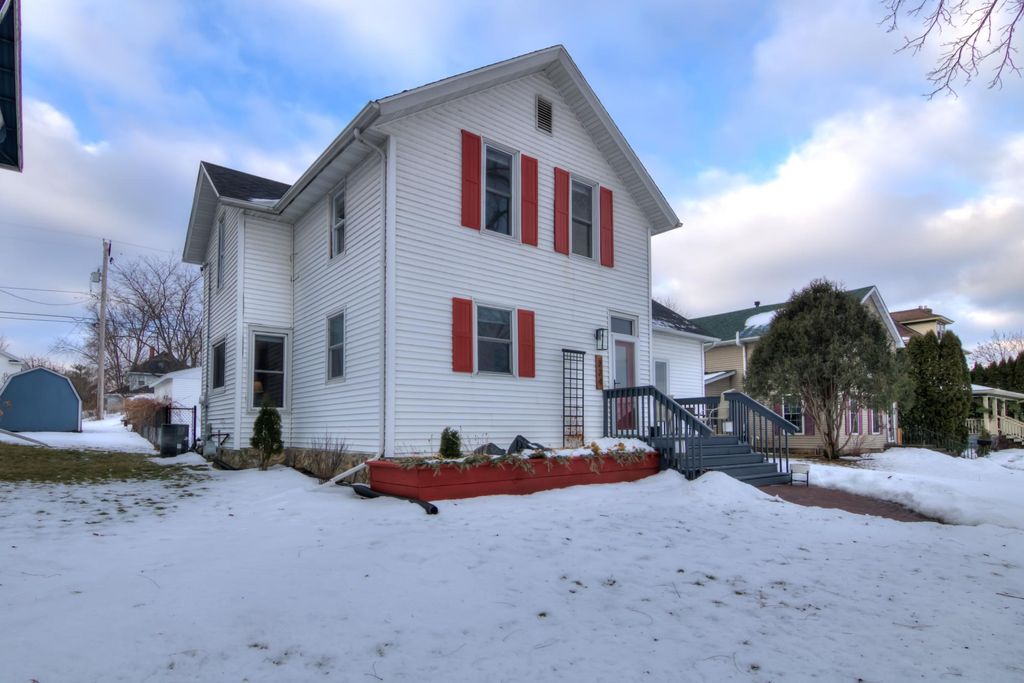 Photo of 224 2nd Street E, Wabasha, MN 55981 (MLS # 7009560)