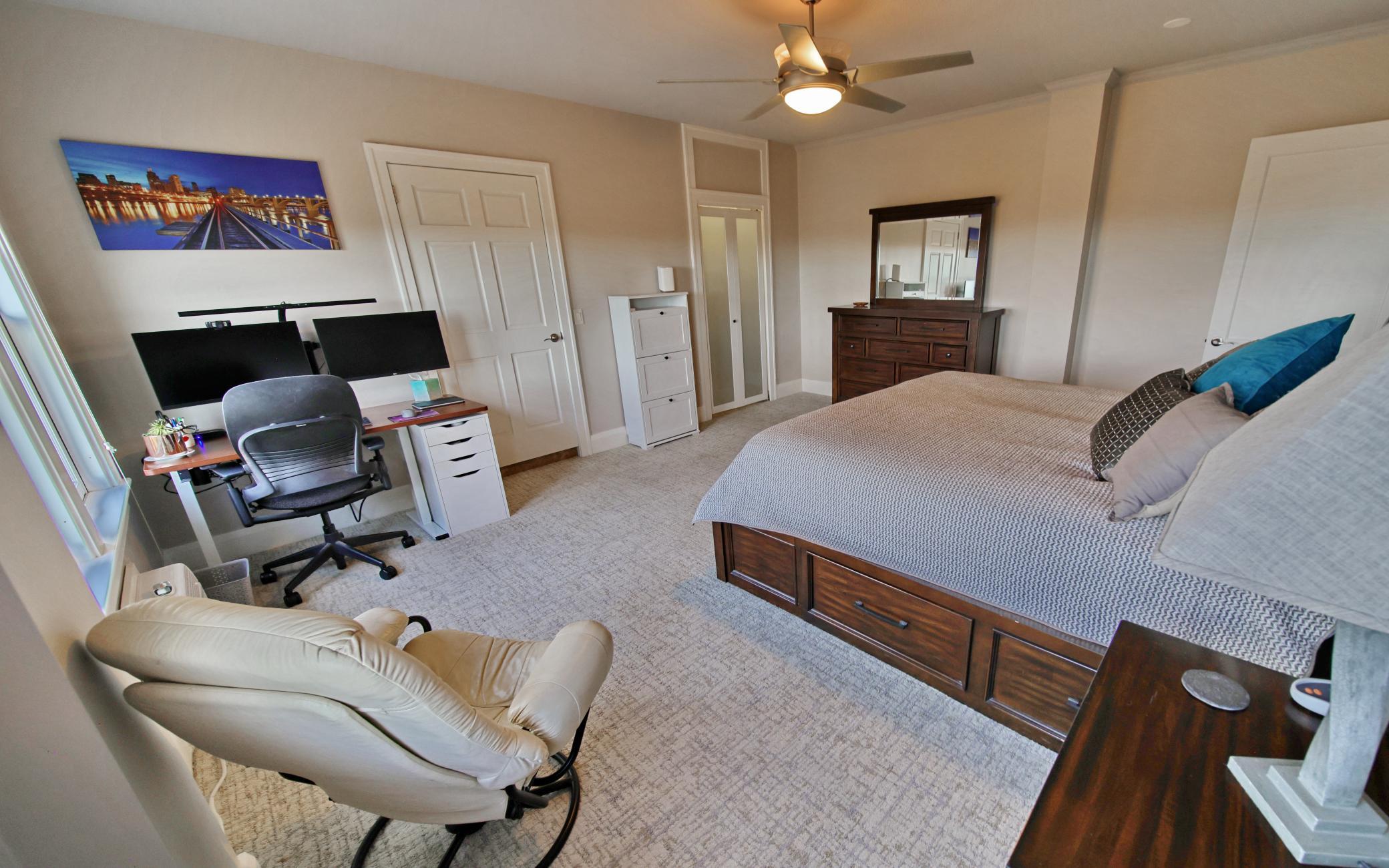 79 Western Avenue N 606