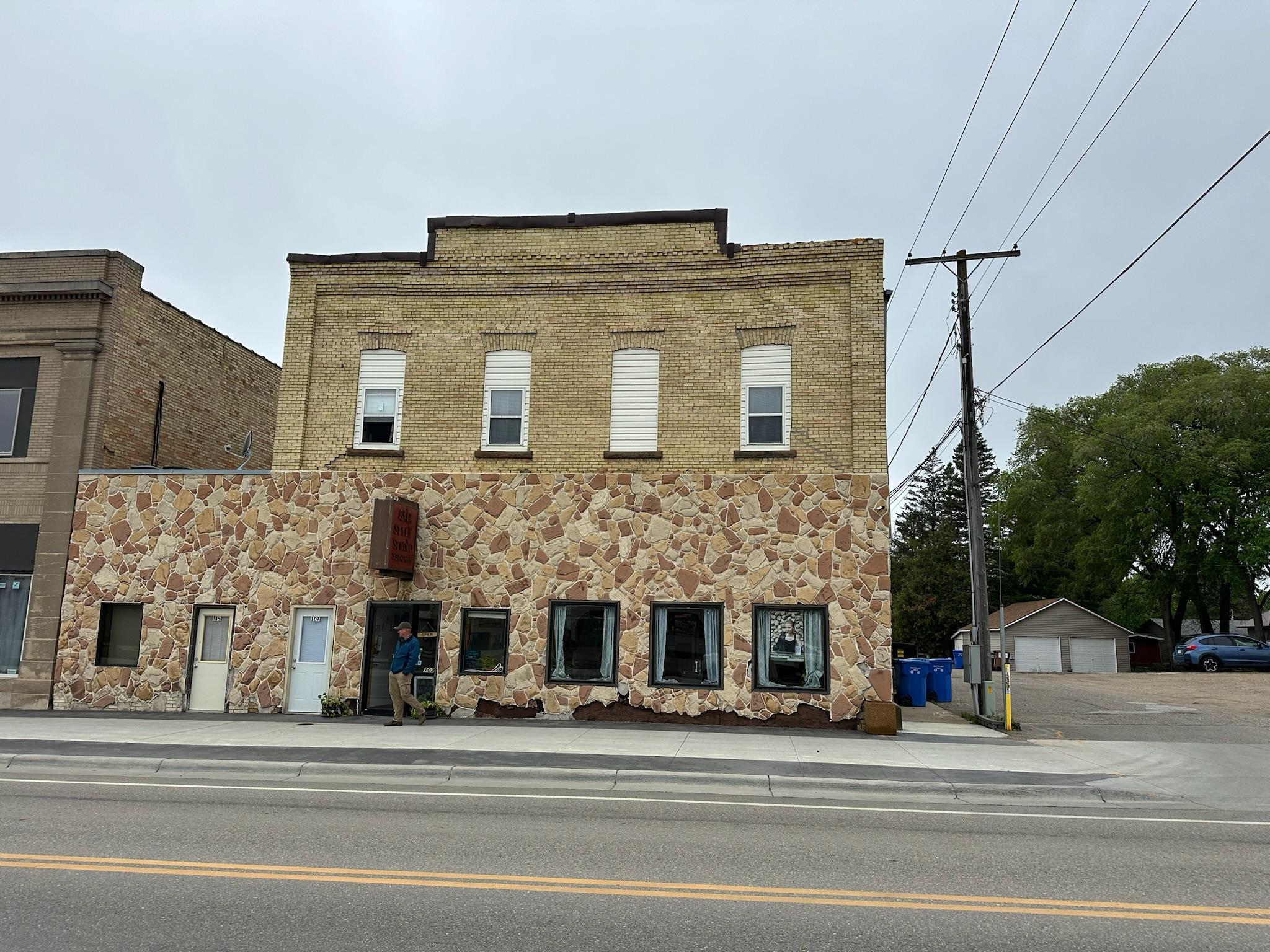 109 N Lake Street