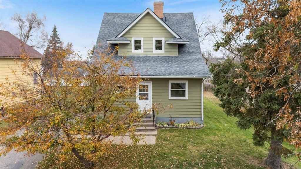 Photo of 514 4th Street NW, Chisholm, MN 55719 (MLS # 6811961)