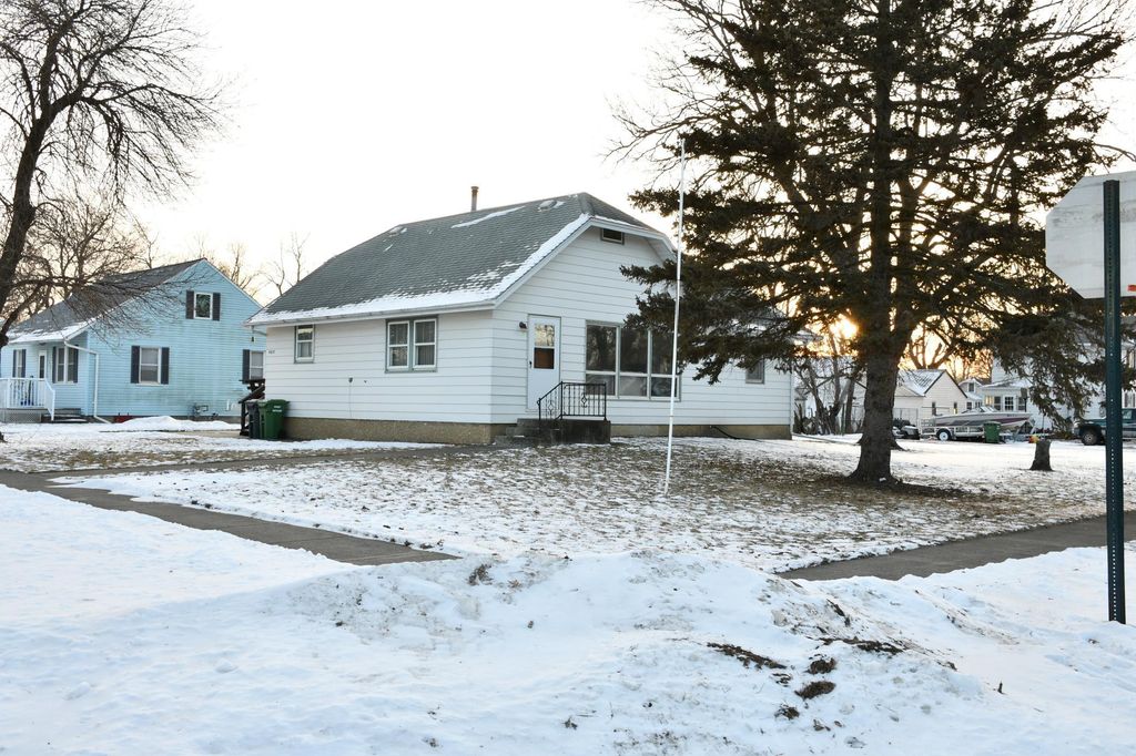Photo of 402 Rohrer Street, Round Lake, MN 56167 (MLS # 7014182)