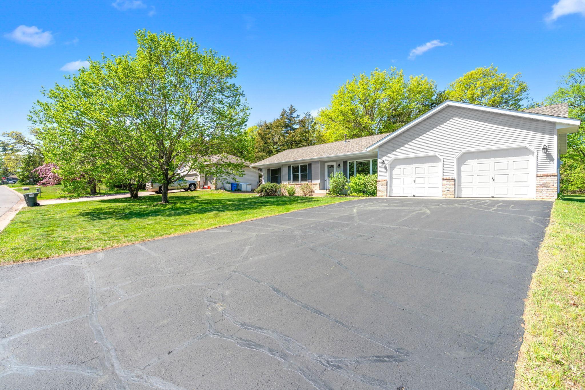 39094 Riverside Court