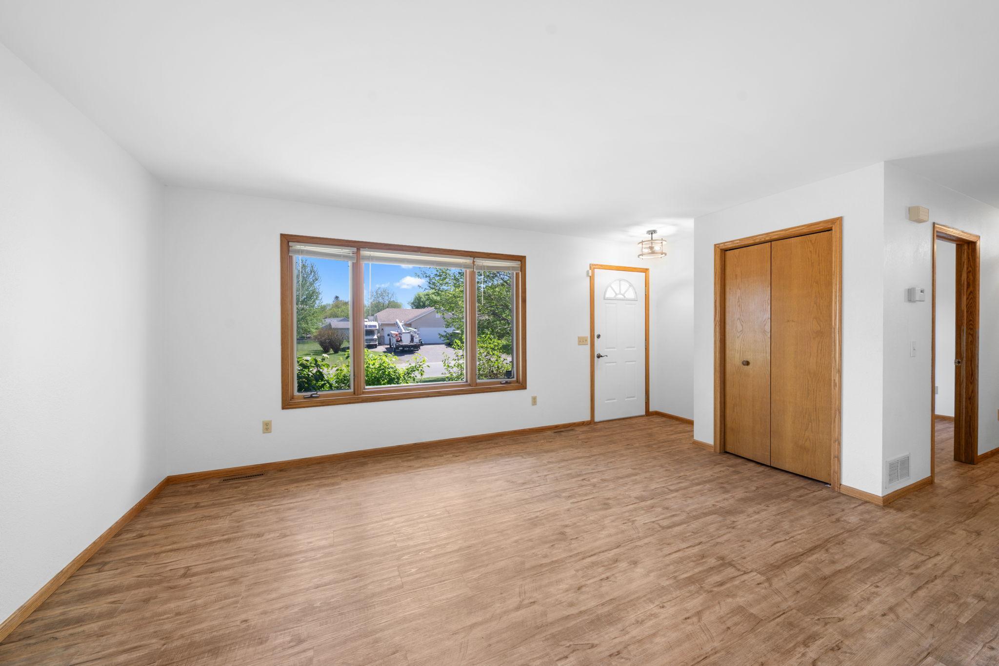 39094 Riverside Court