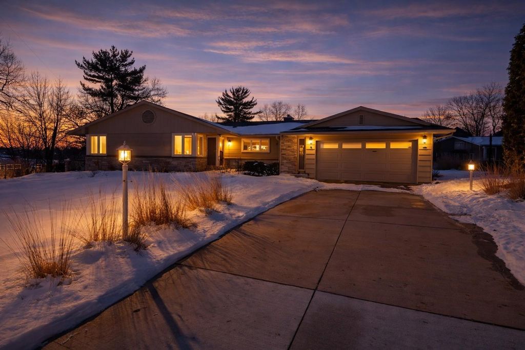 Photo of 4605 W 62nd Street, Edina, MN 55424 (MLS # 7039748)