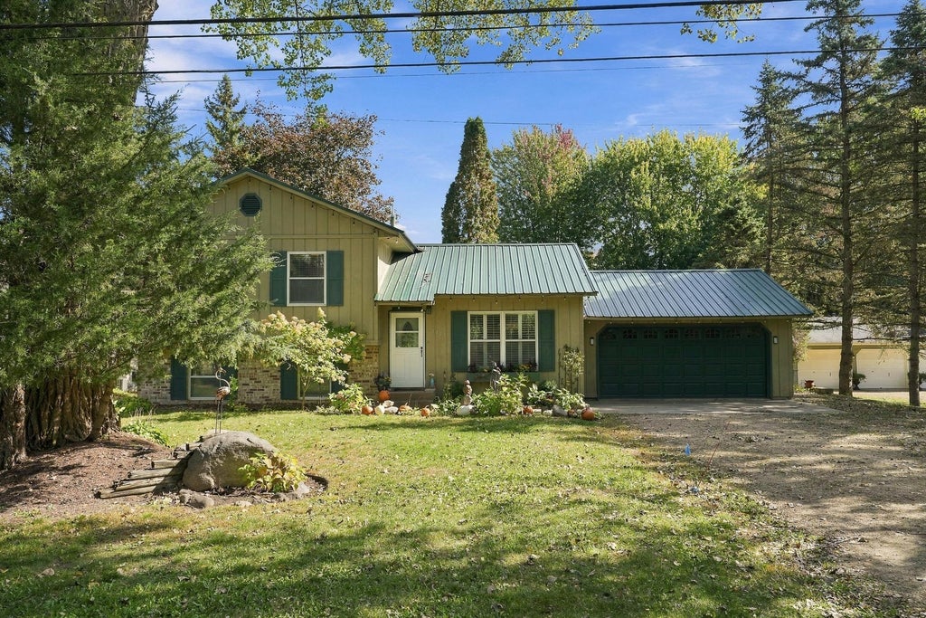Photo of 5474 Portland Avenue, White Bear Lake, MN 55110 (MLS # 7150460)