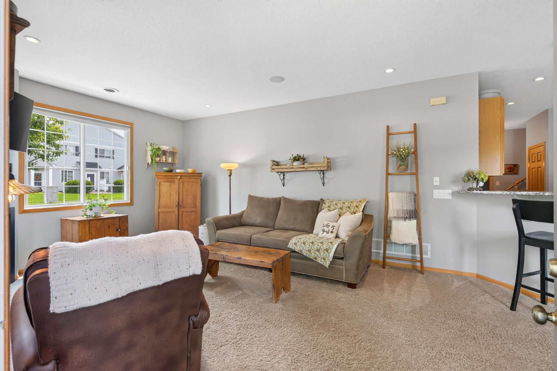 9649 Peony Lane N 1110
