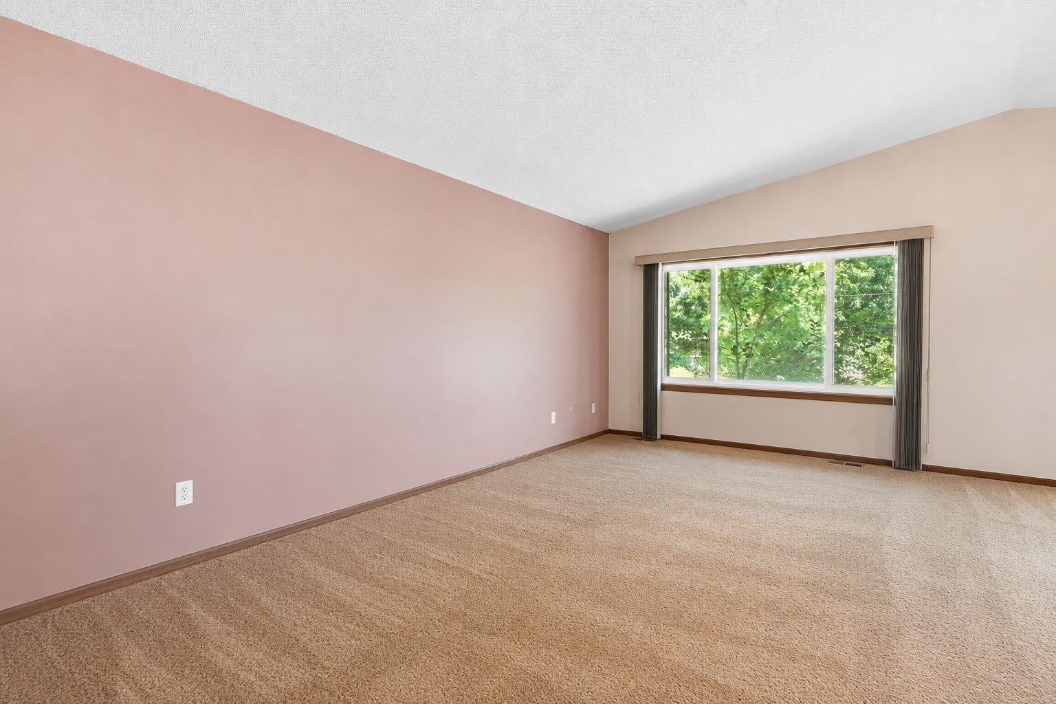 6515 Fridley Street NE - Photo 4