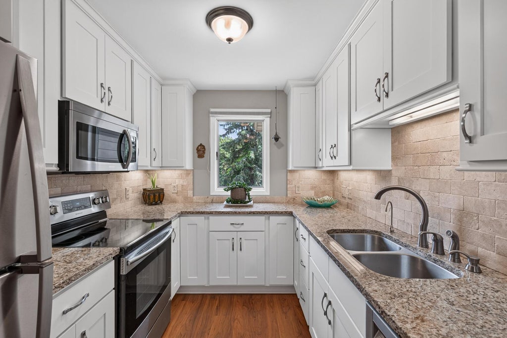 Photo of 3275 80th Street E #307, Inver Grove Heights, MN 55076 (MLS # 7095233)