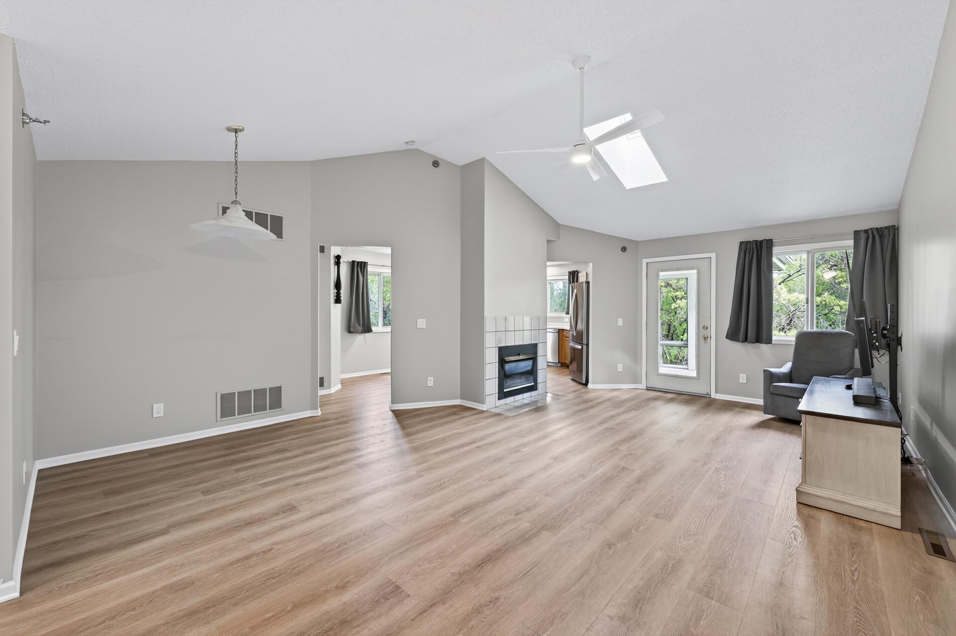 2494 Wilshire Court