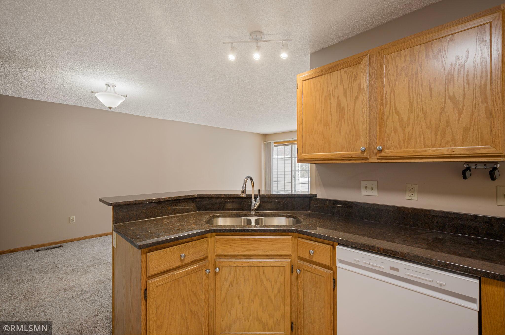 4075 Wilshire Circle