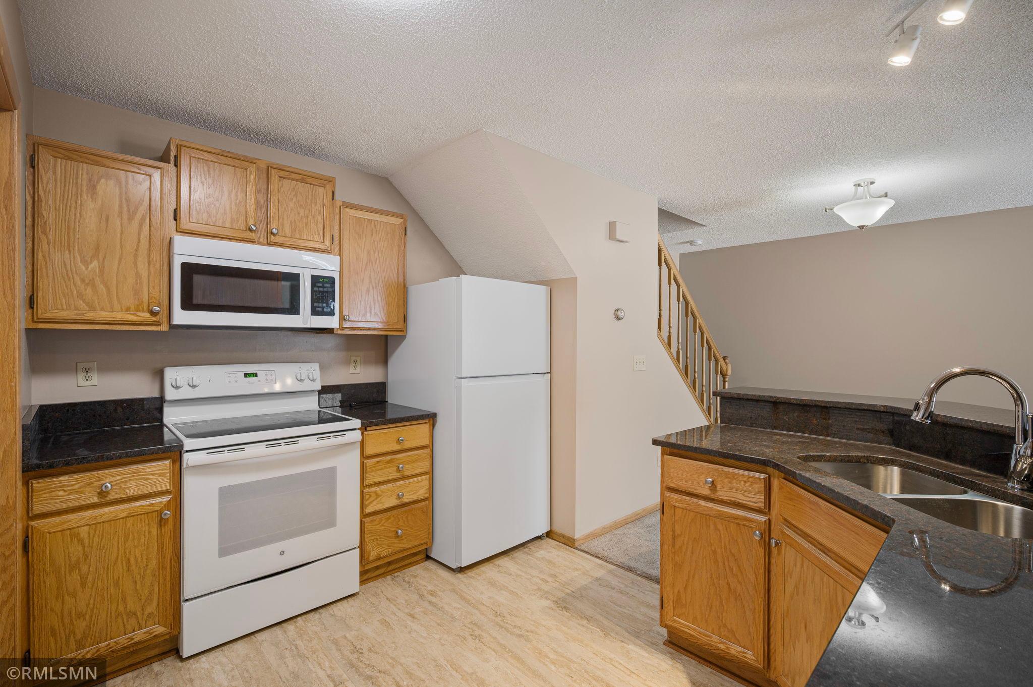 4075 Wilshire Circle