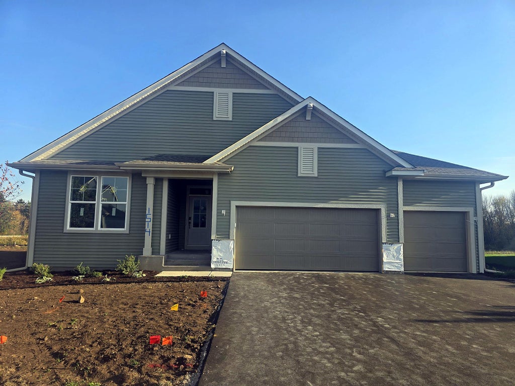 Photo of 1514 Creekwood Drive, New Richmond, WI 54017 (MLS # 7158484)