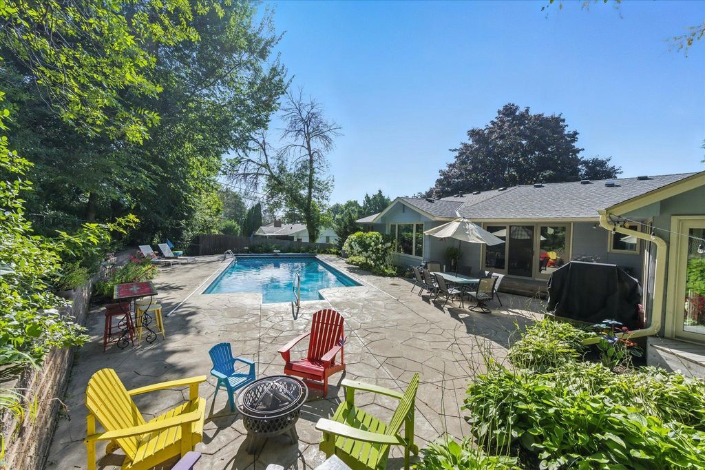 Photo of 1606 Utah Drive S, Saint Louis Park, MN 55426 (MLS # 6762675)