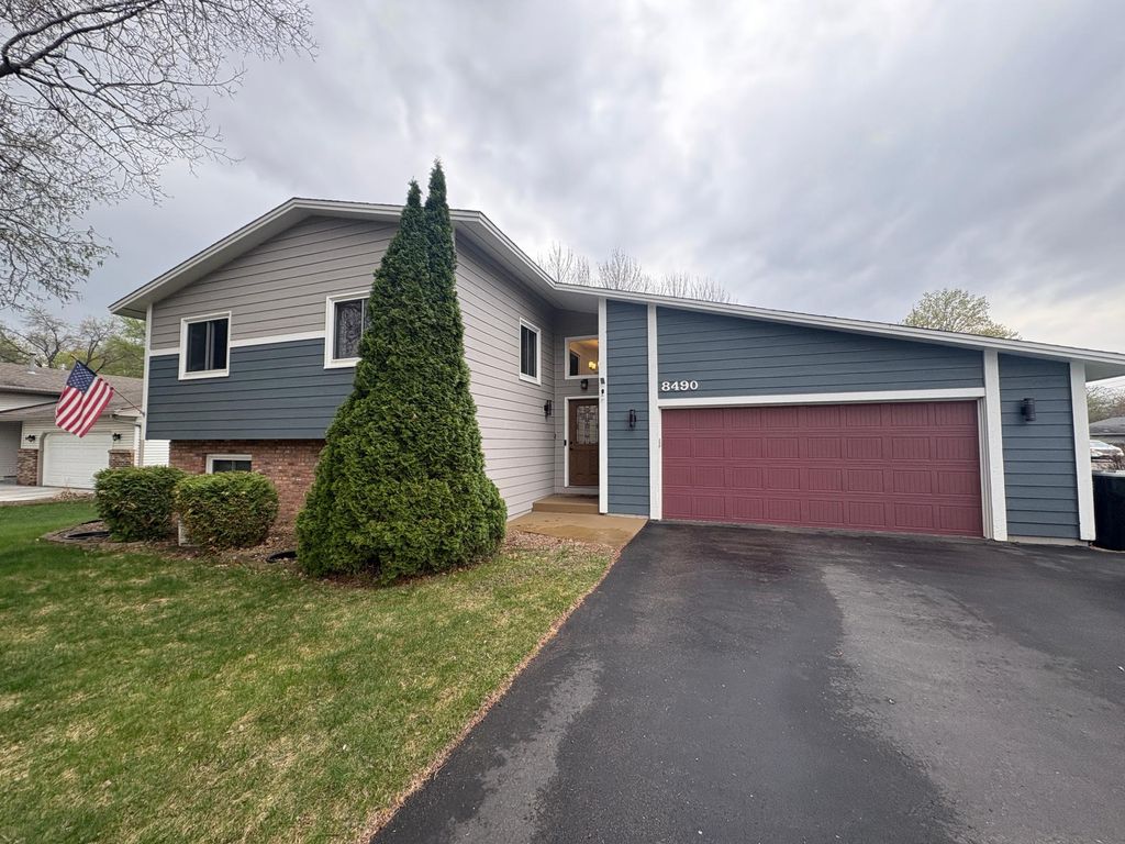 Photo of 8490 Knollwood Drive, Mounds View, MN 55112 (MLS # 7061397)