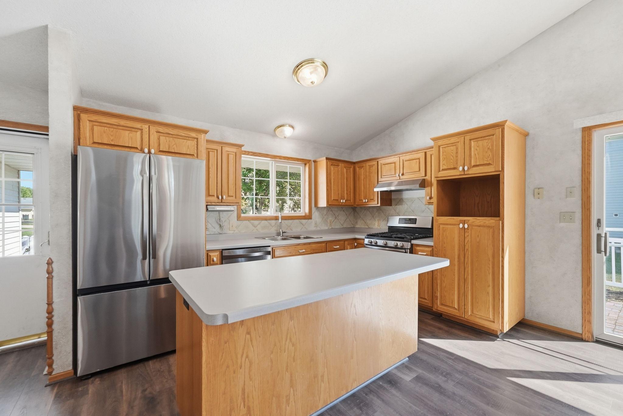 315 Barracuda Avenue NE