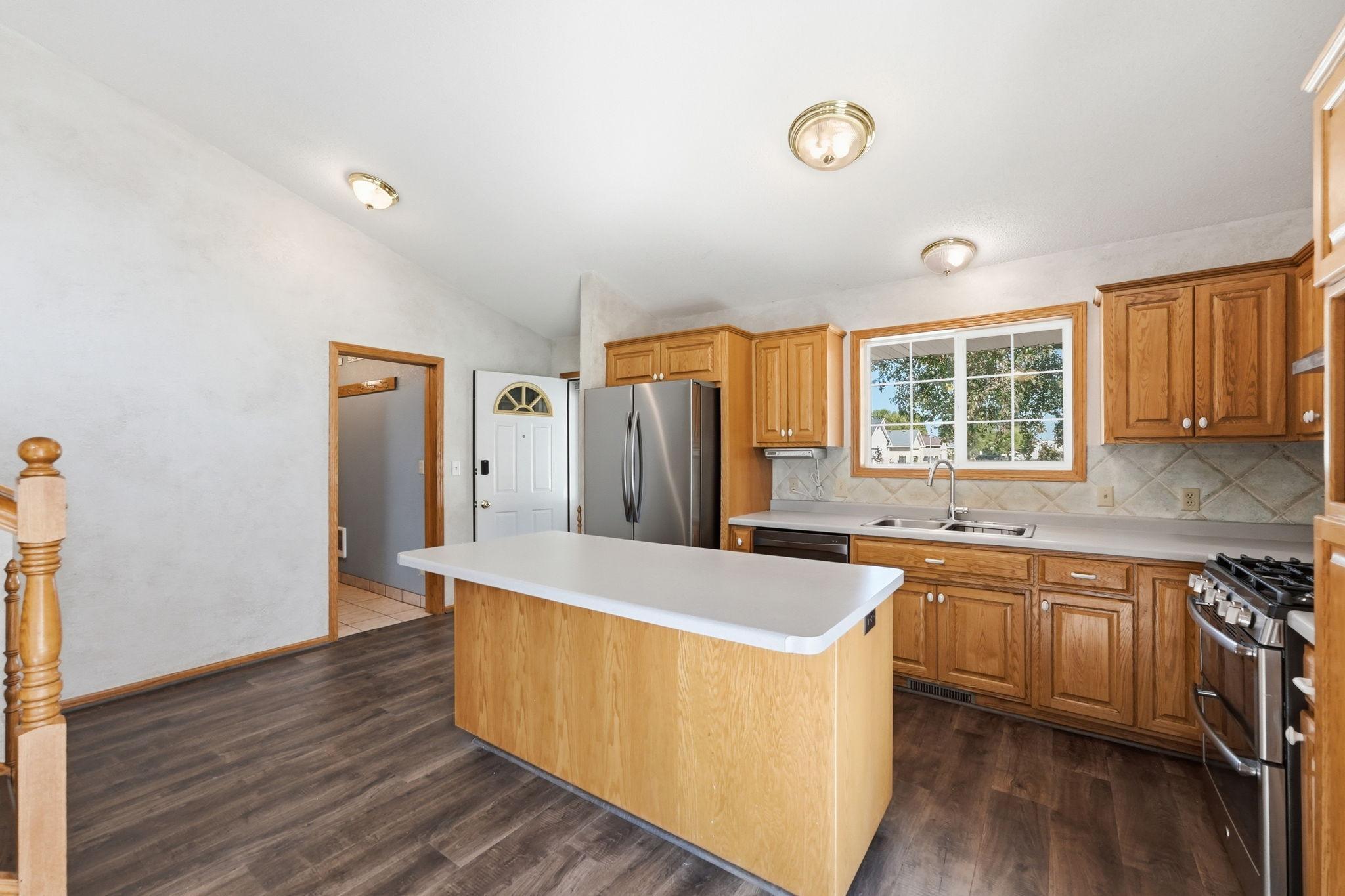 315 Barracuda Avenue NE